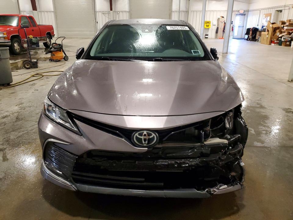 2024 Toyota Camry le