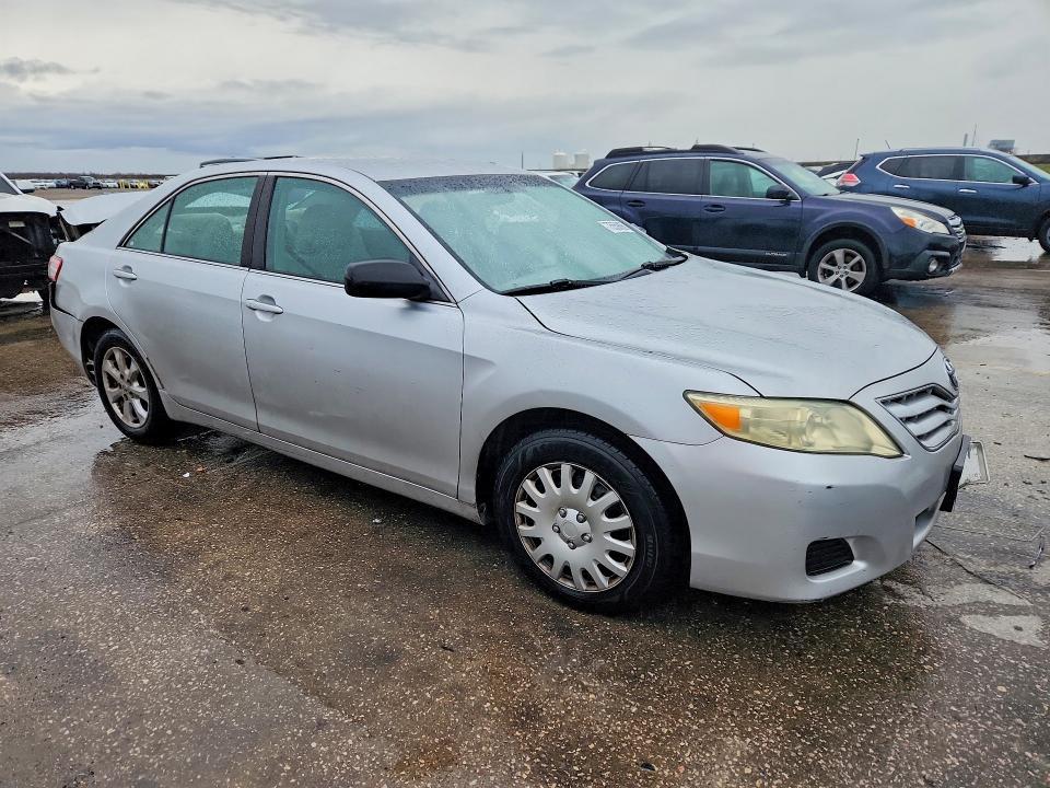 2010 Toyota Camry le