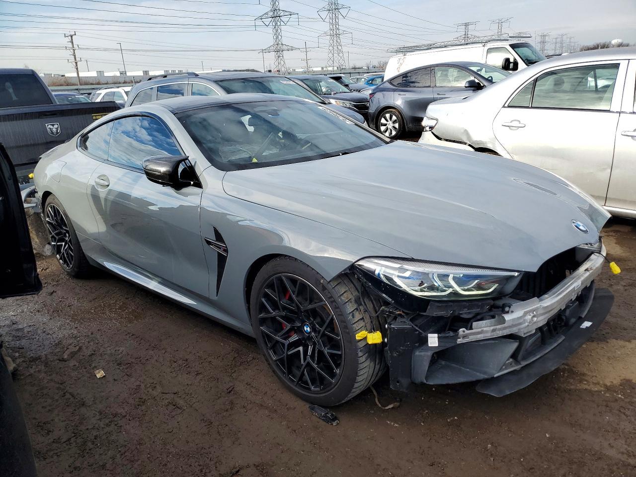 2022 BMW M8