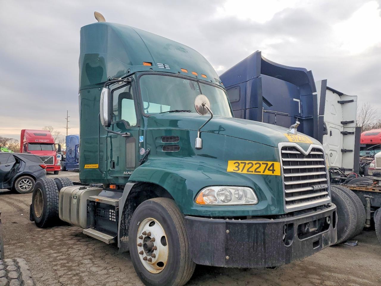 2018 Mack CXU613 Semi Truck