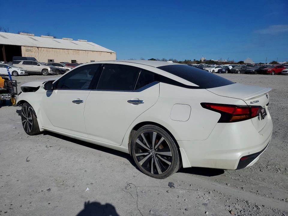 2019 Niss Altima