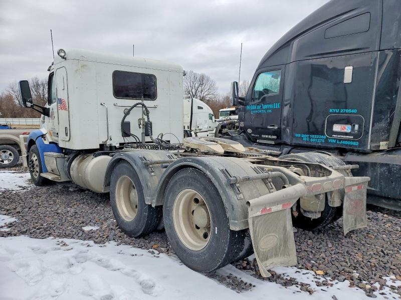 2019 Peterbilt 579 Semi Truck