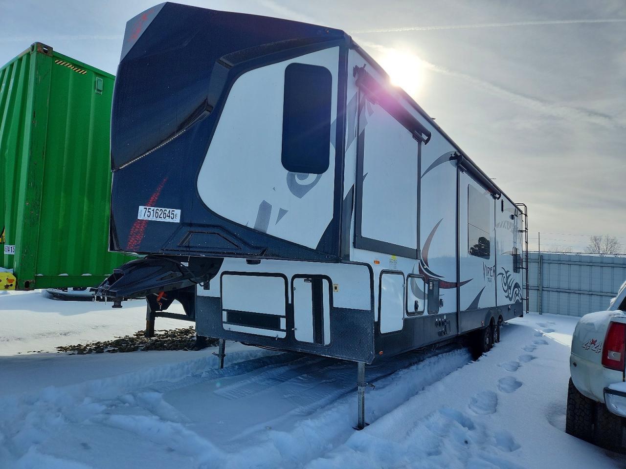 2014 Wildwood 2014 Foresriver Trailer-TOY Hauler Camper