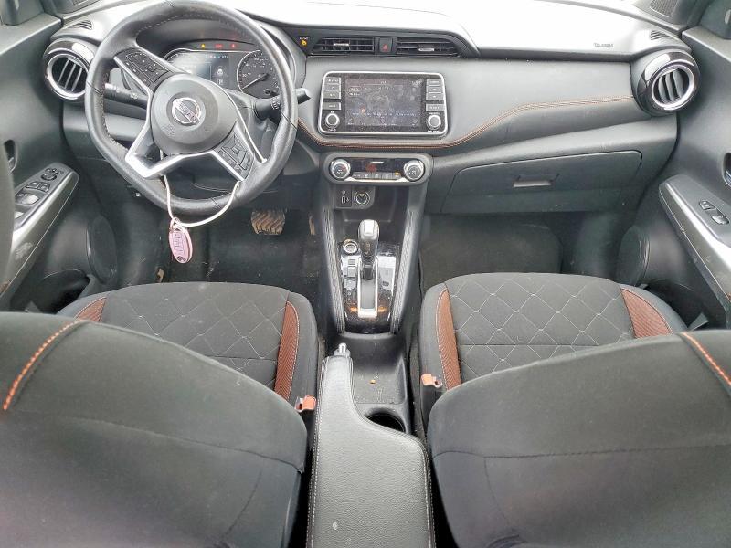 2020 Nissan Kicks sr