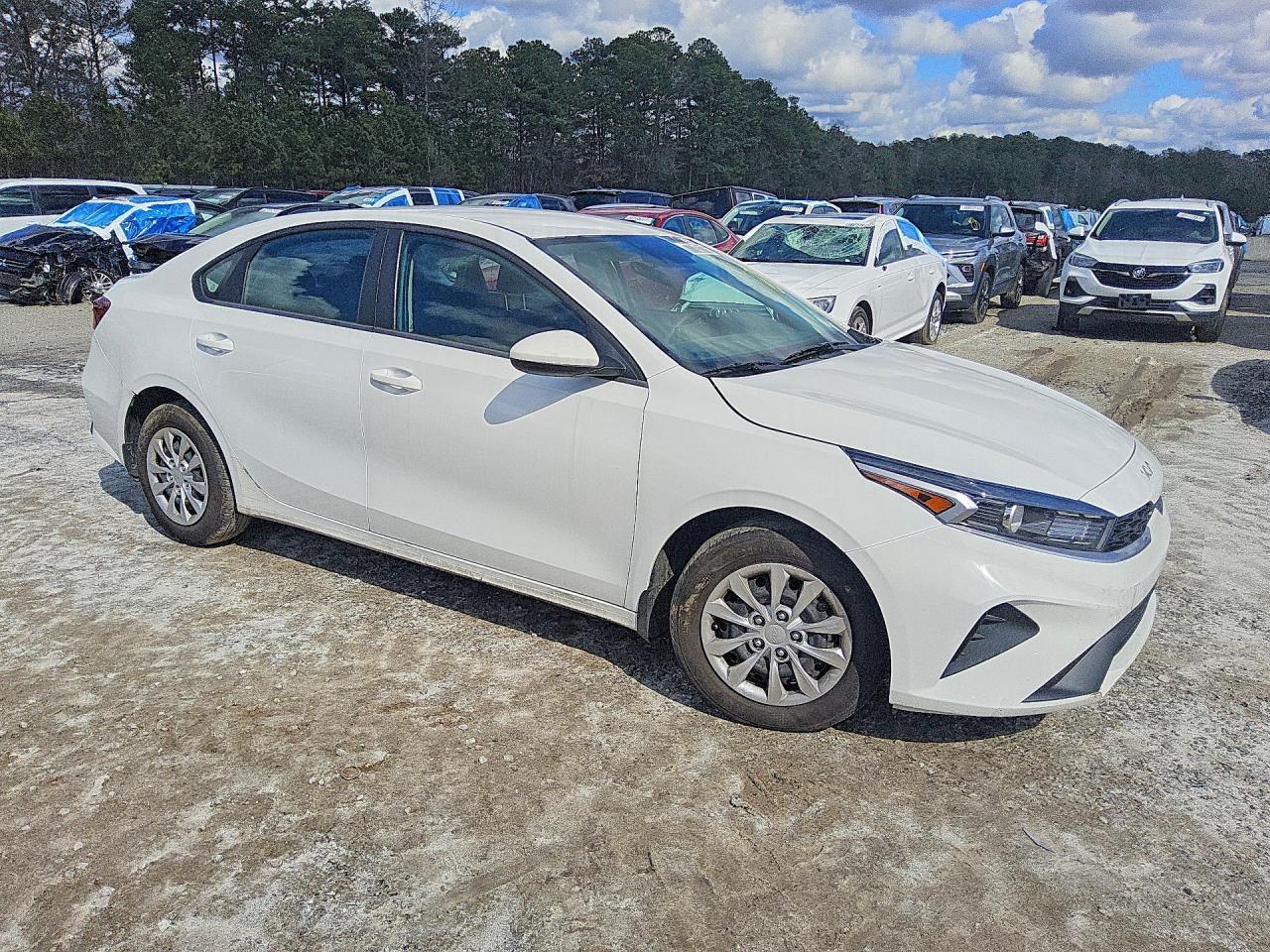 2024 KIA Forte lx