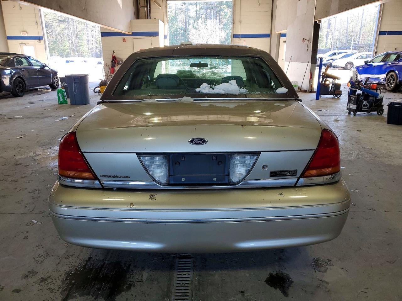 1999 Ford Crown Victoria