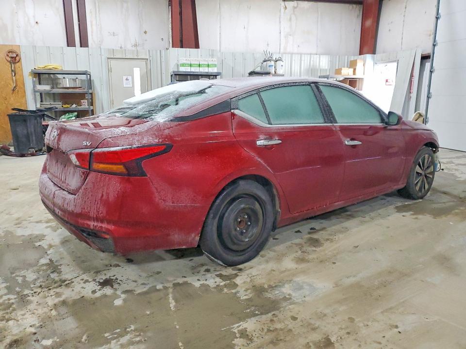 2022 Niss Altima sv