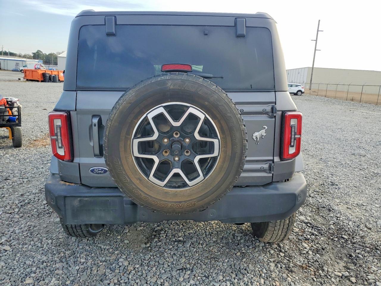 2023 Ford Bronco Base