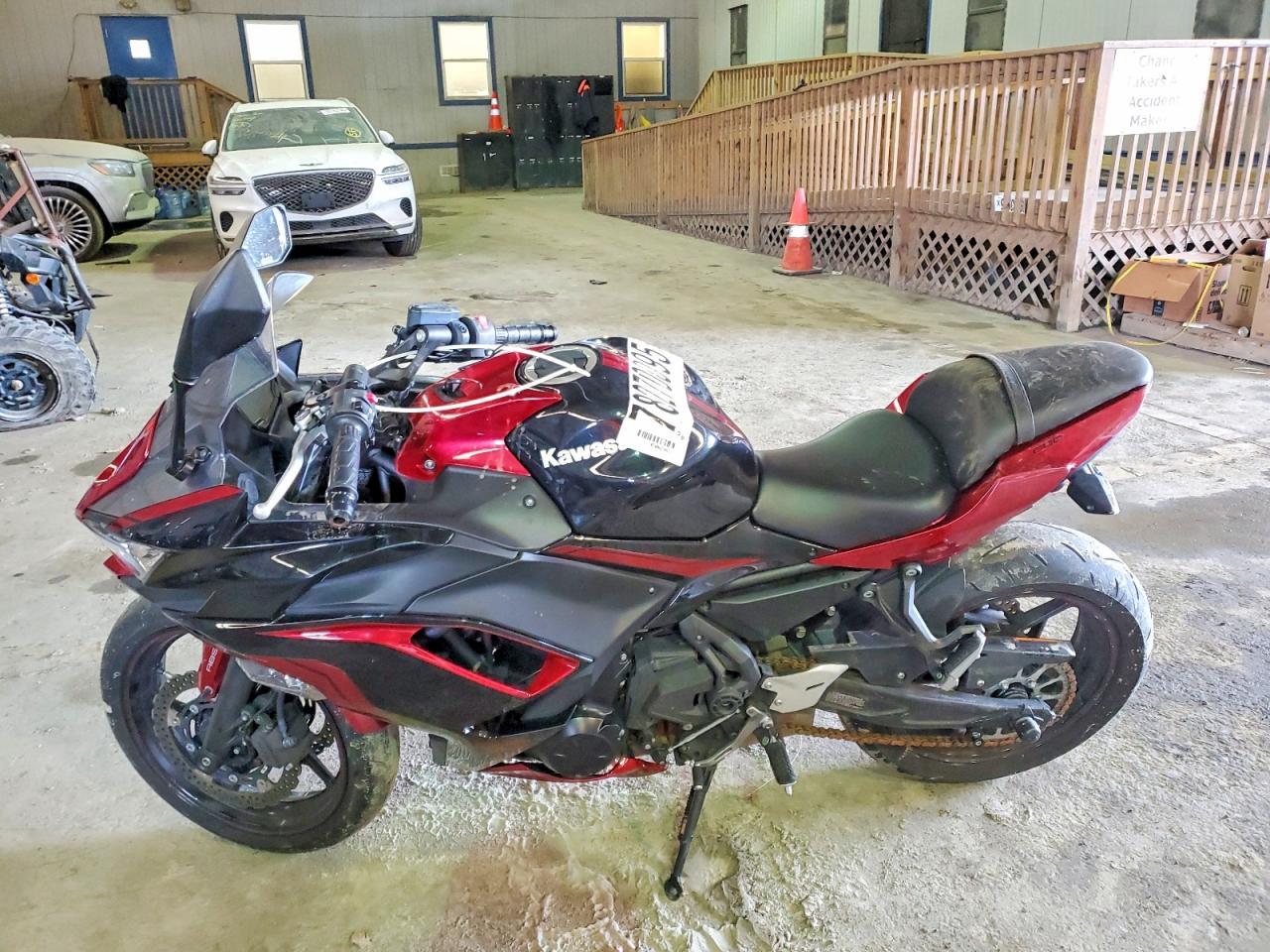 2021 Kawasaki Ex650 m