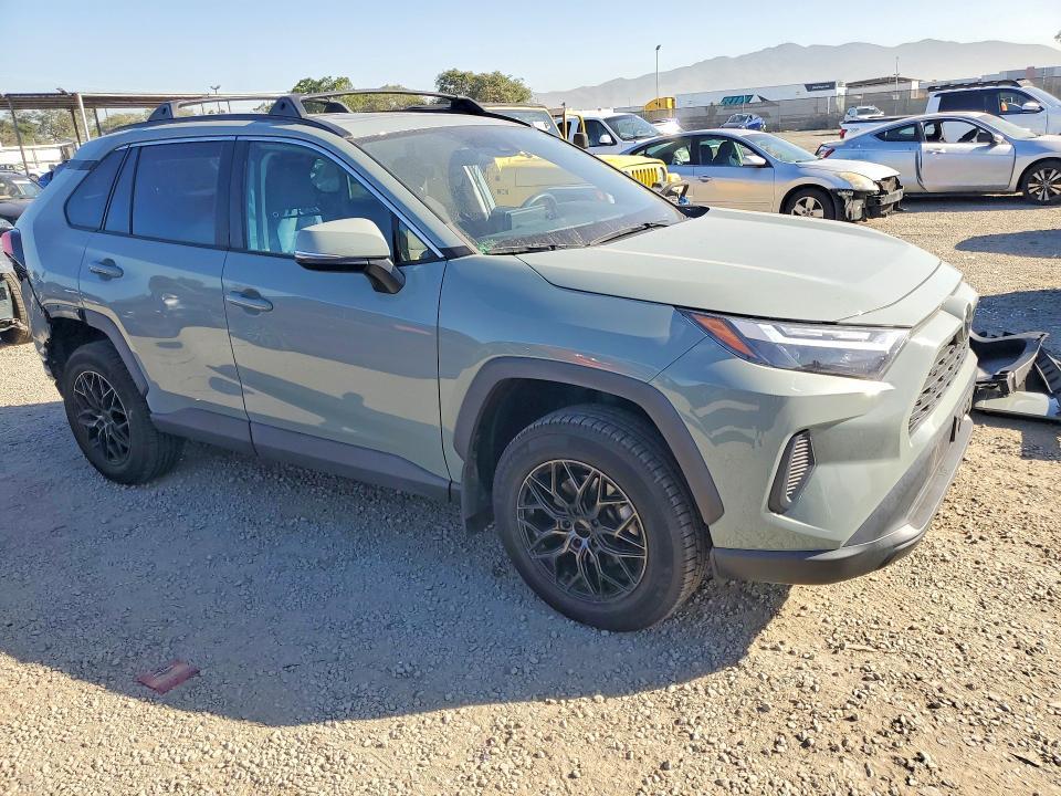 2022 Toyota Rav4 xle