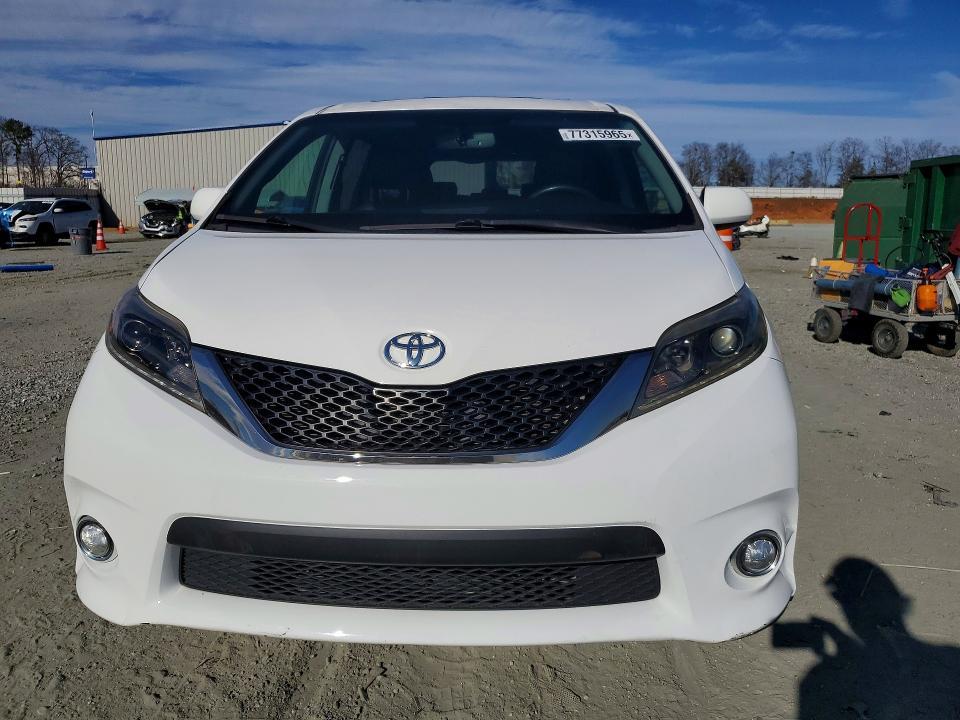 2016 Toyota Sienna se