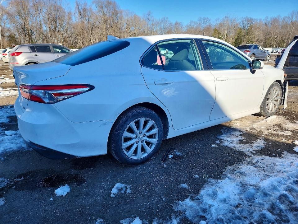 2020 Toyota Camry le