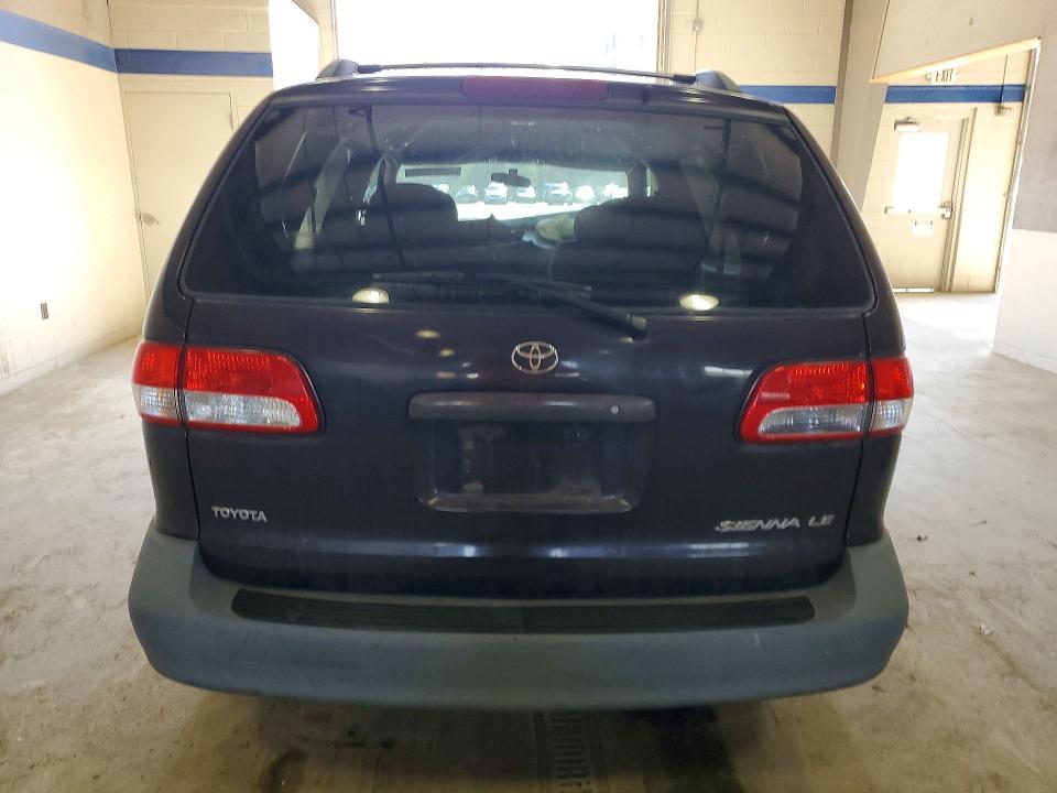 2001 Toyota Sienna le