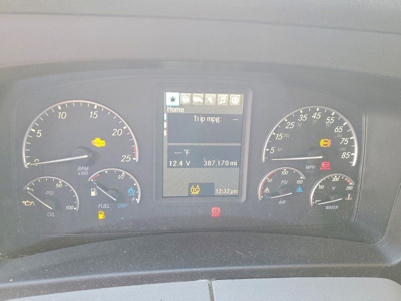 2023 Freightliner Cascadia 126 Semi Truck