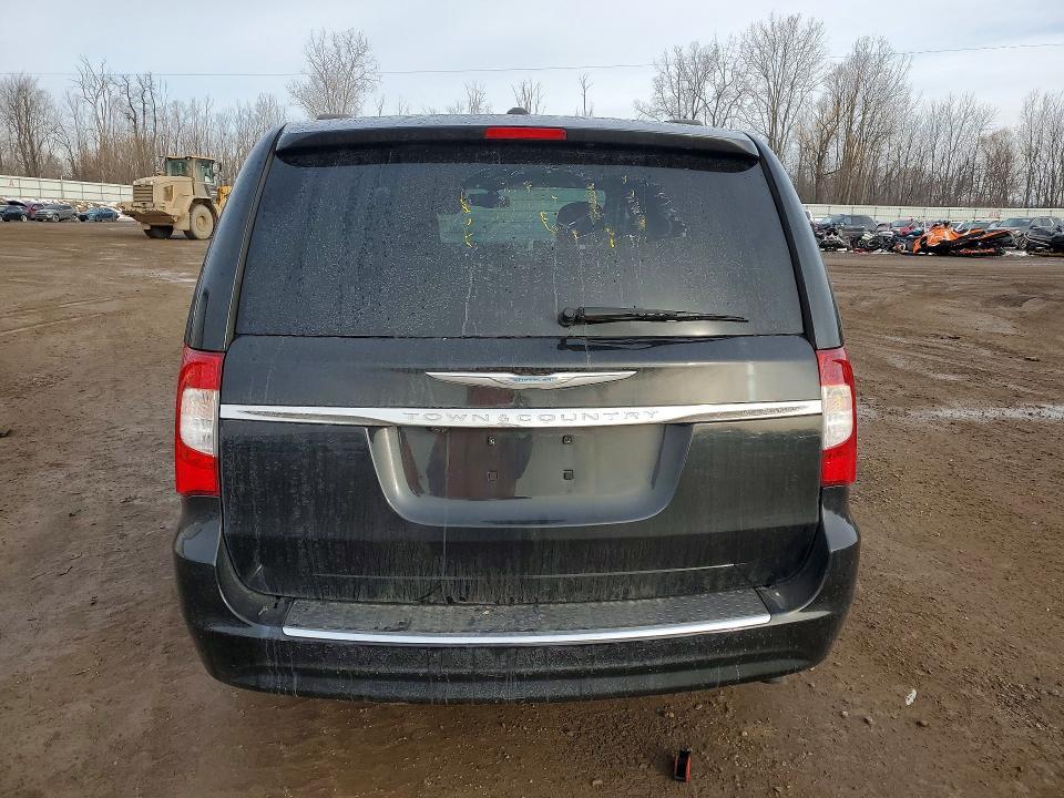 2016 Chrysler Town & Country Touring