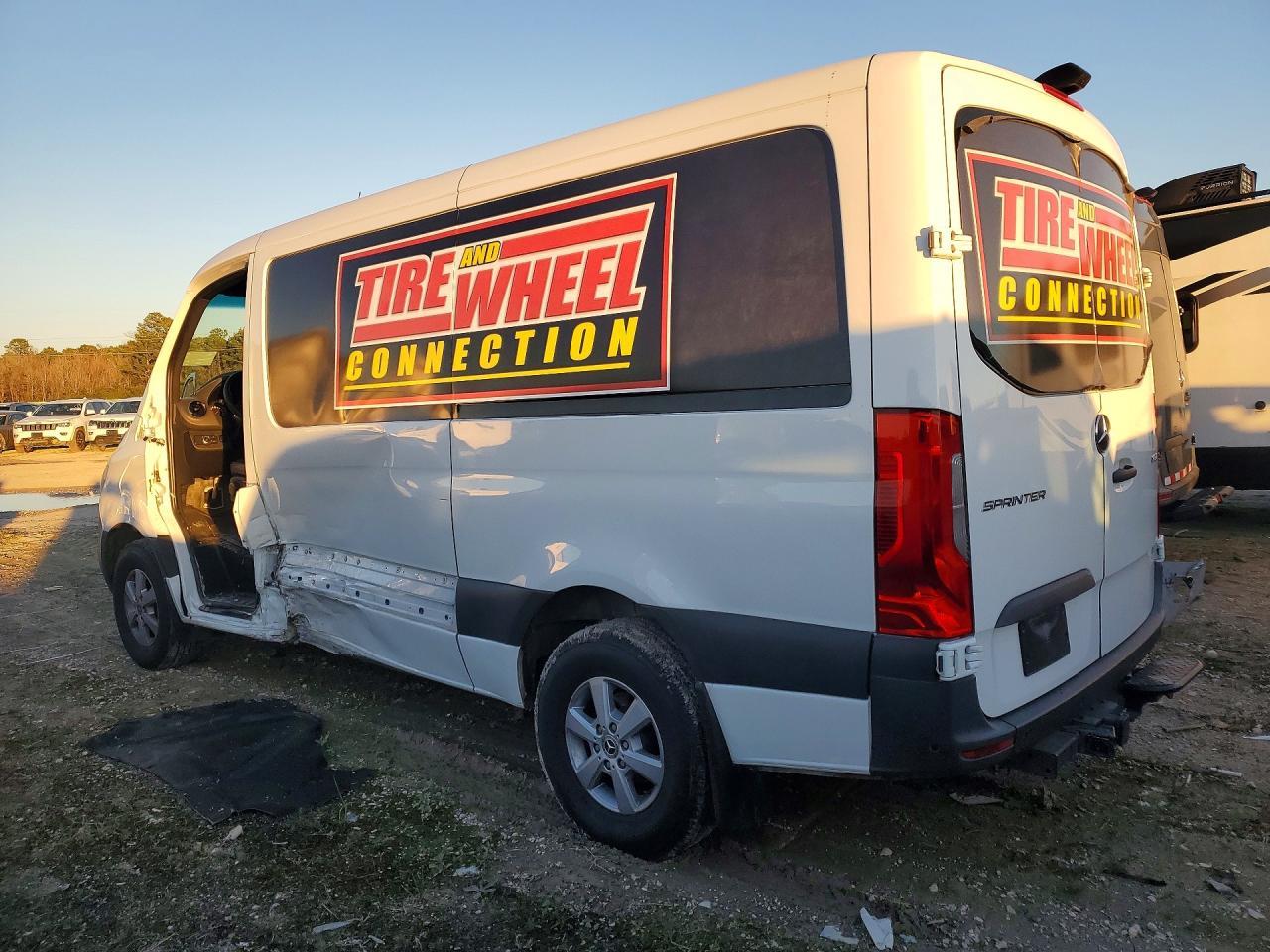 2024 Mercedes-Benz 2024 Mercedes Benz Sprinter 2500 Delivery Van