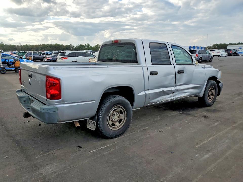 2005 Dodge Dakota Quattro