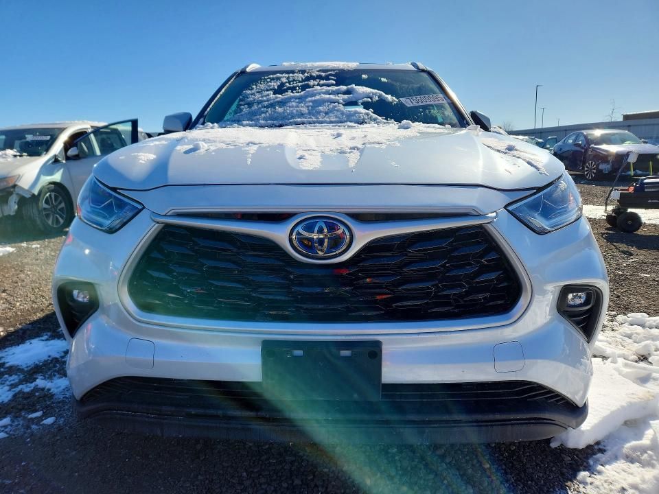 2022 Toyota Highlander Hybrid xle