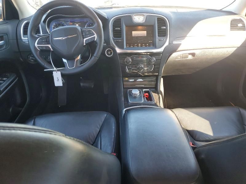 2016 Chrysler 300 Limited