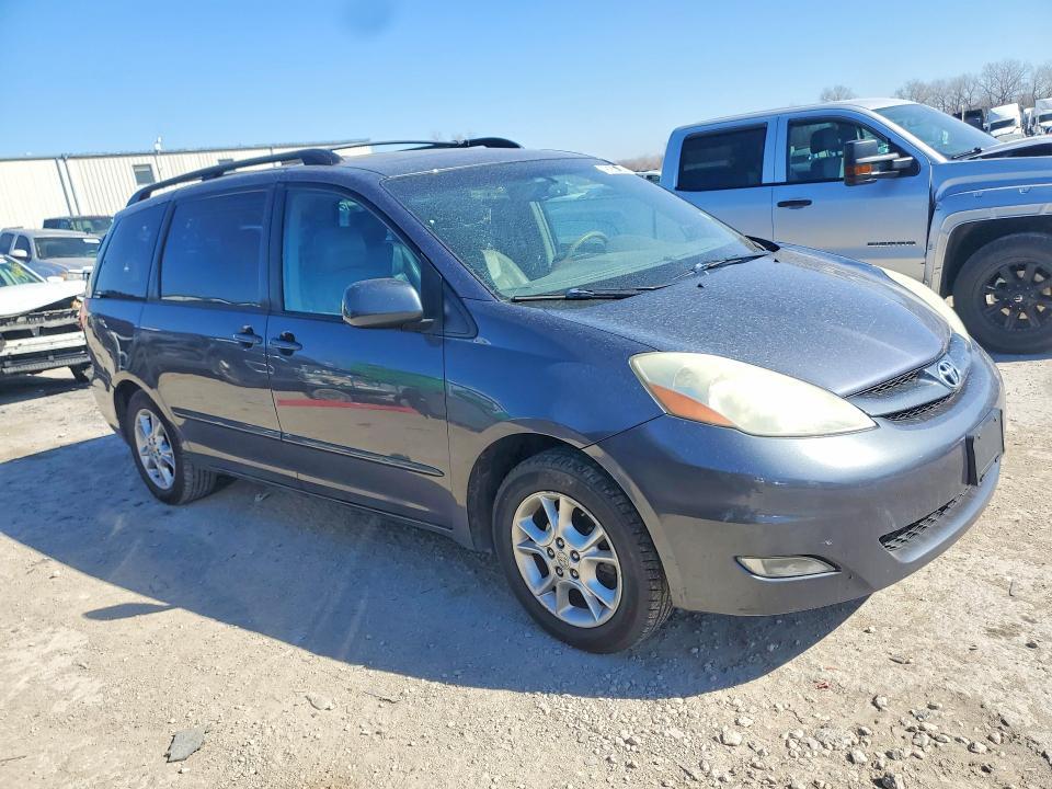 2006 Toyota Sienna xle 7 Passenger