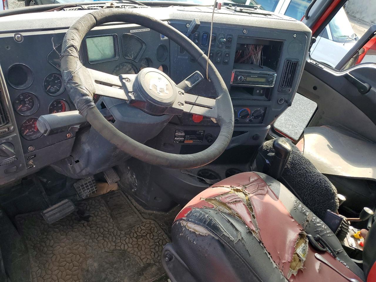 2014 Mack CXU600-Semi Truck