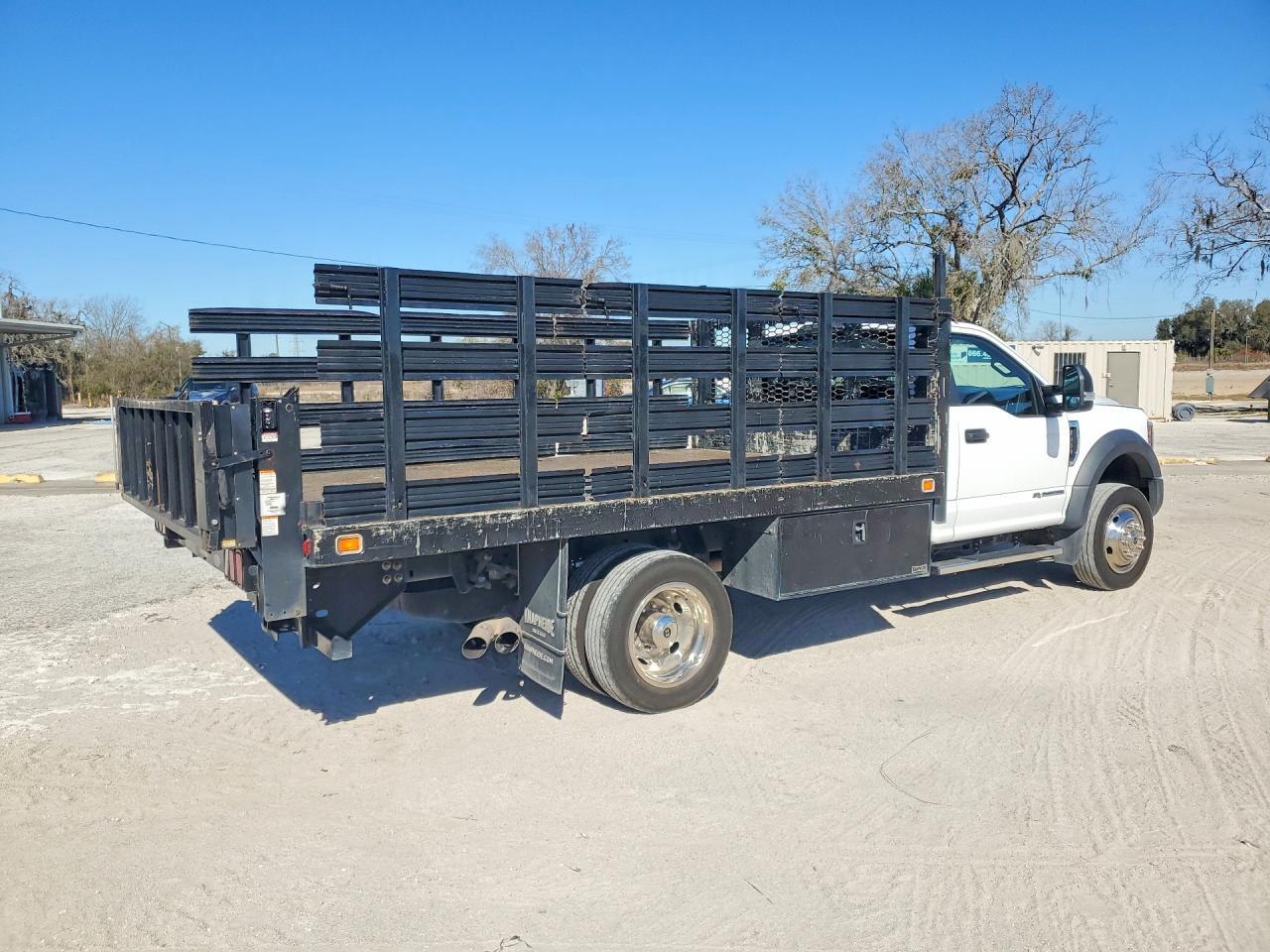 2019 Ford F450 Super Duty Flatbed Truck
