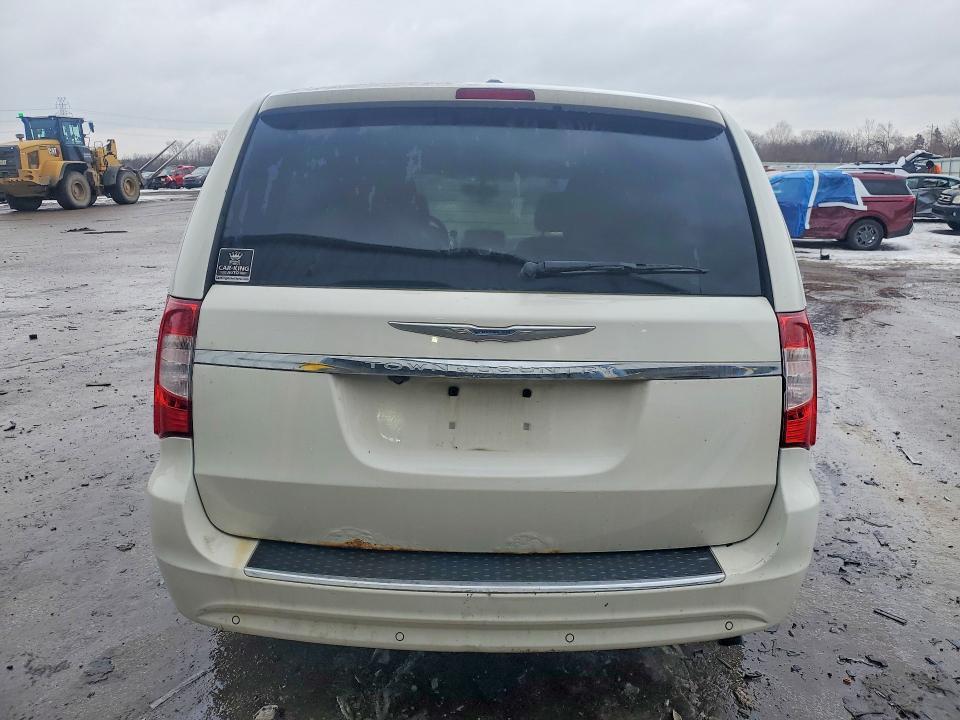 2011 Chrysler Town & Country Touring l