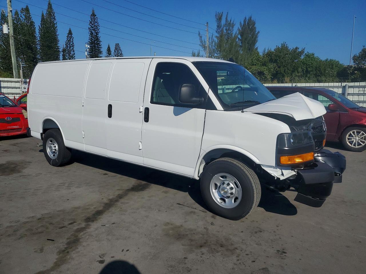 2025 Chevrolet Express G2500