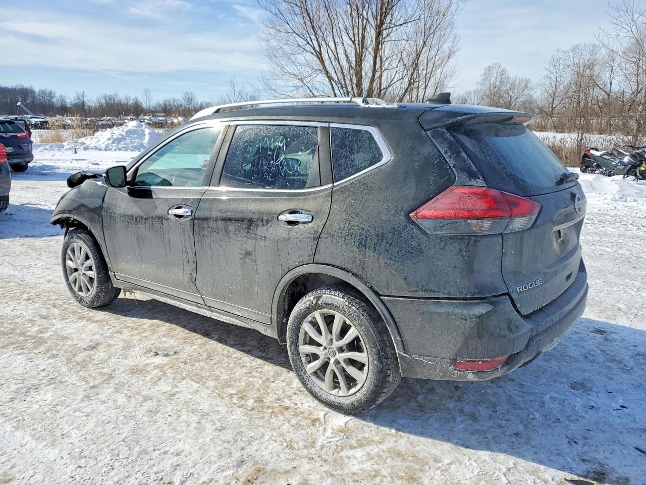 2017 Niss Rogue sv