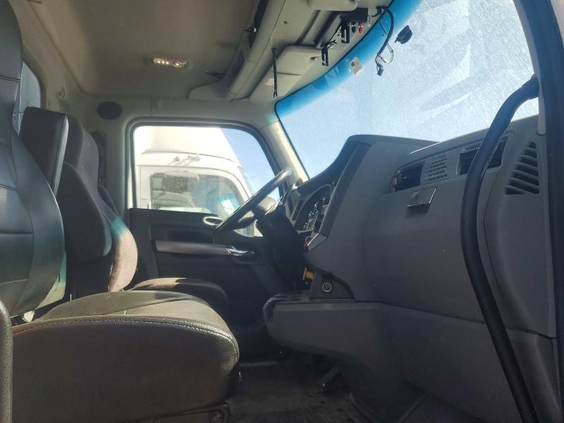 2019 Kenworth T680 Semi Truck