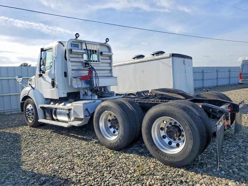 2016 Freightliner Business Class M2 Semi Truck