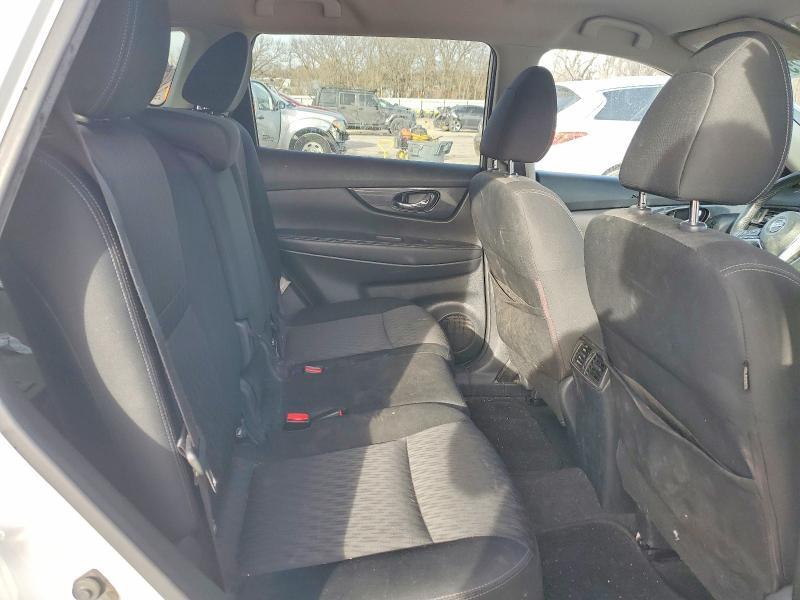 2017 Nissan Rogue sv