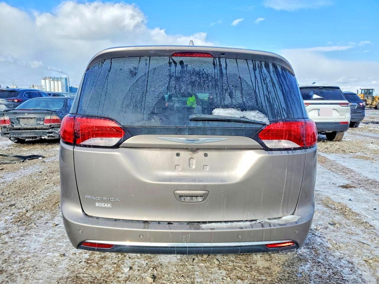 2017 Chrysler Pacifica Touring l