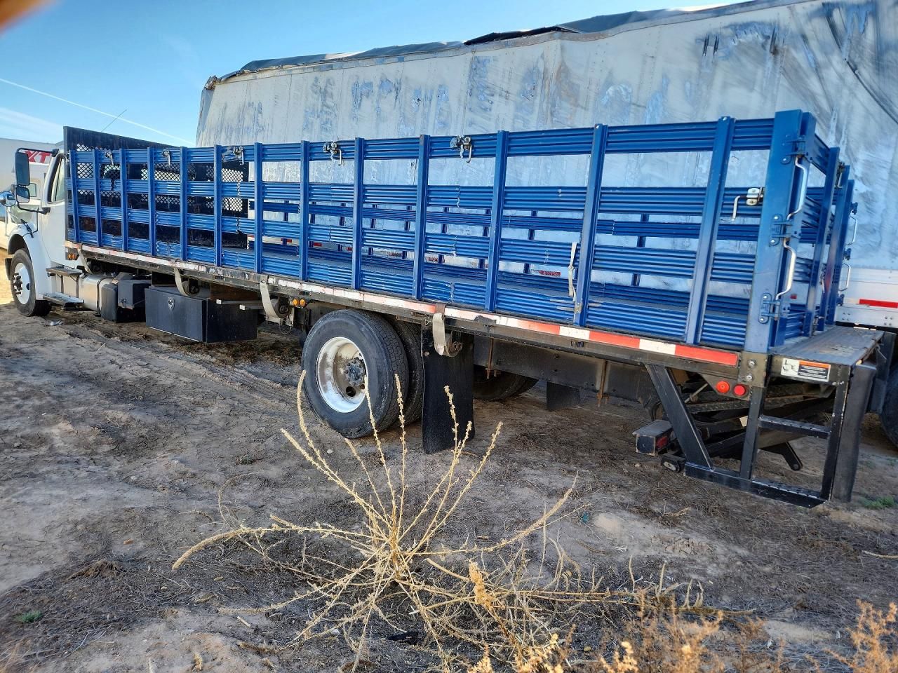 2016 Freightliner Business Class M2 Flatbed Truck