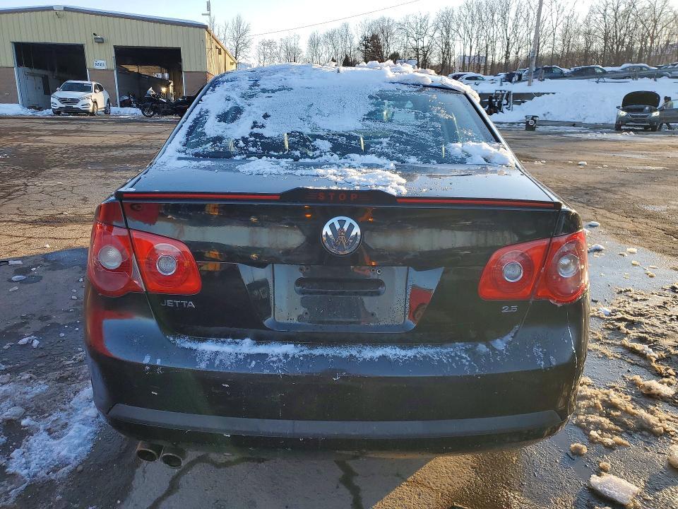 2005 Volkswagen New Jetta 2.5l Option Package 1