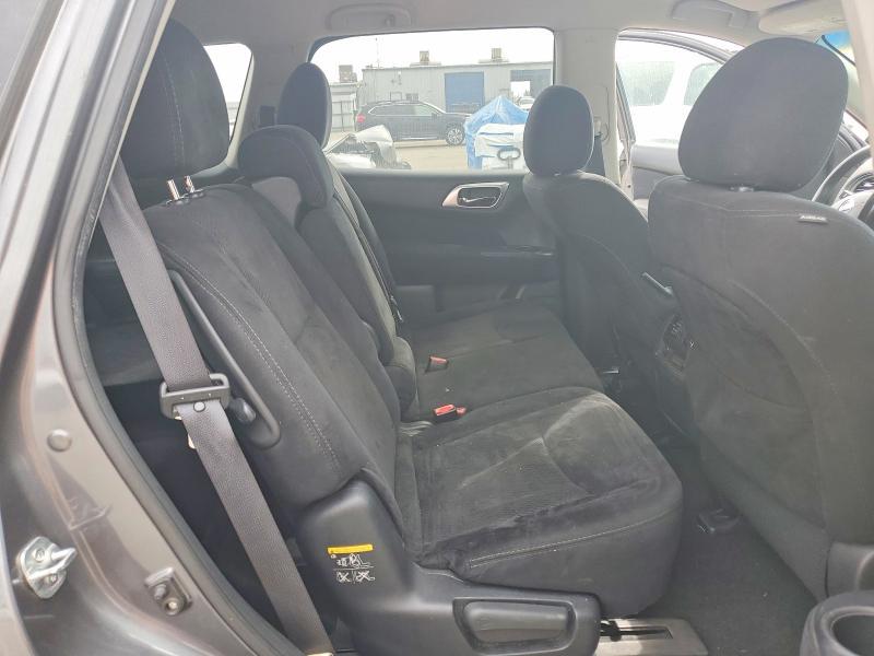 2015 Nissan Pathfinder s