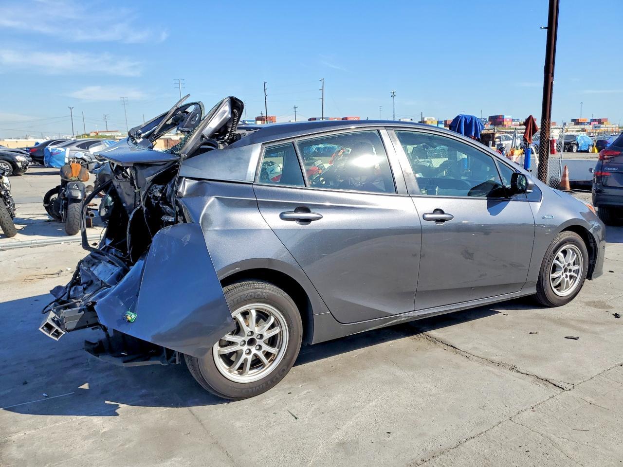 2016 Toyota Prius Three