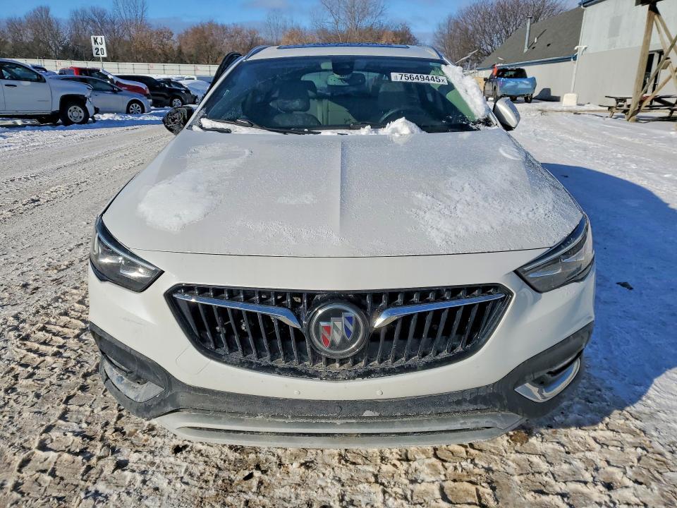 2018 Buick Regal Tourx Essence