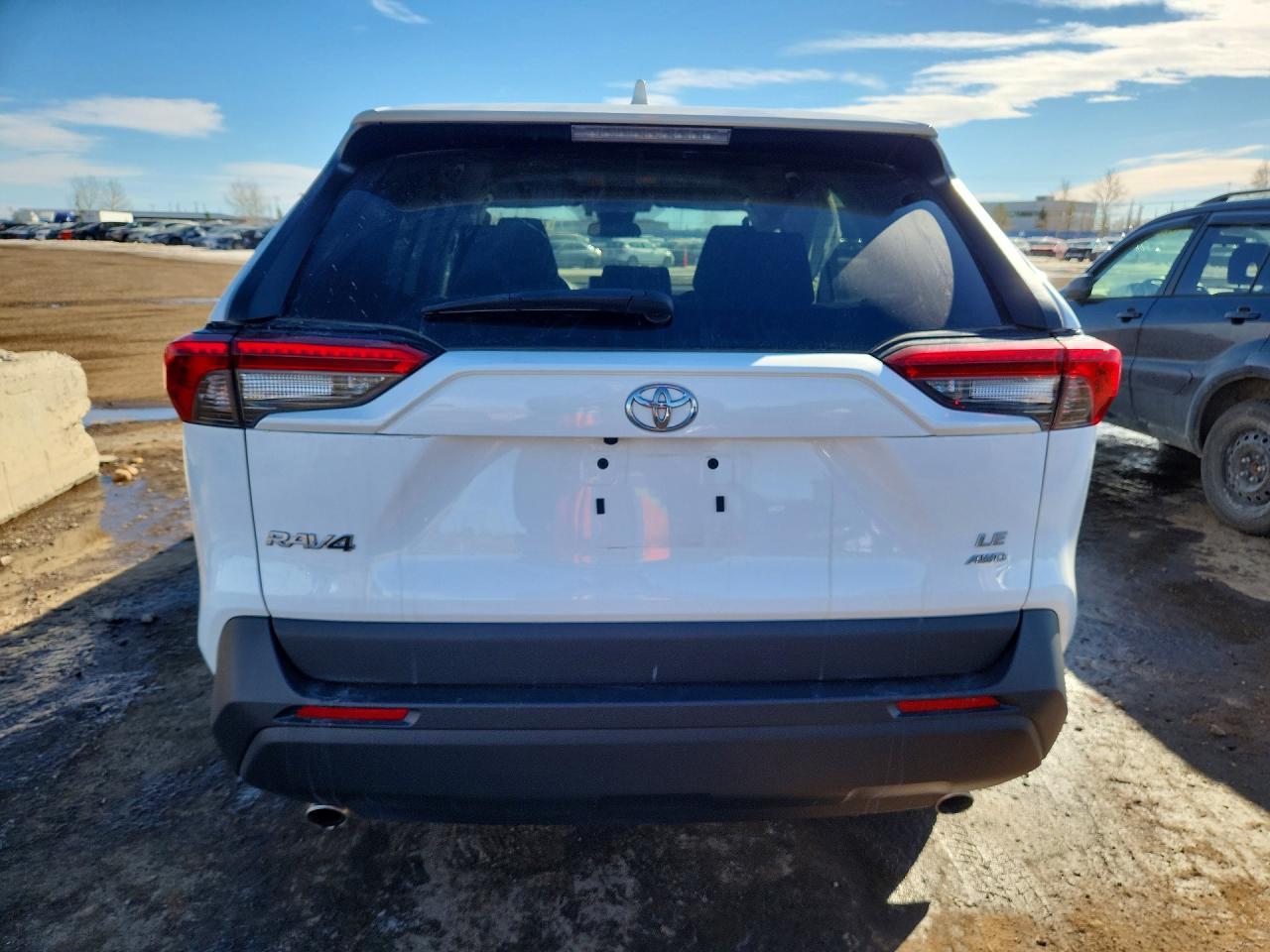 2023 Toyota Rav4 le