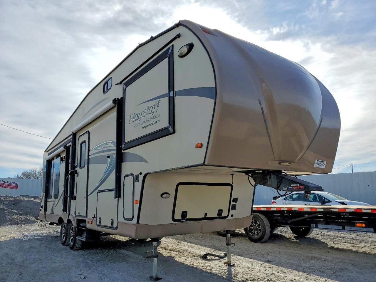 2016 Flagstaff By Forest Classic SU-Camper