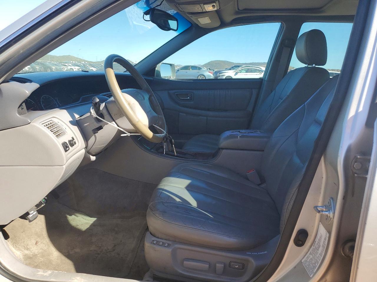 2001 Toyota Avalon xl