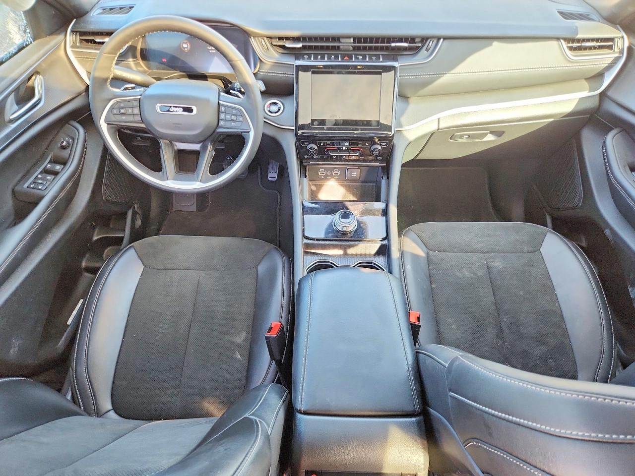 2025 Jeep Grand Cherokee l 2WD 4D suv Altitude x