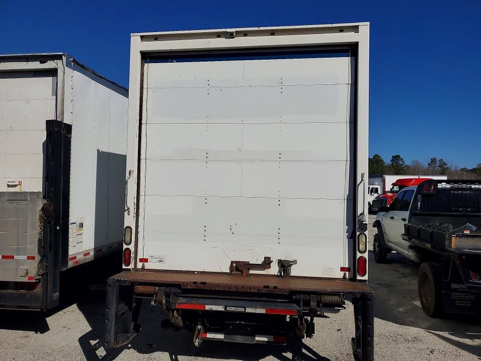 2016 Isuzu NRR BOX Truck