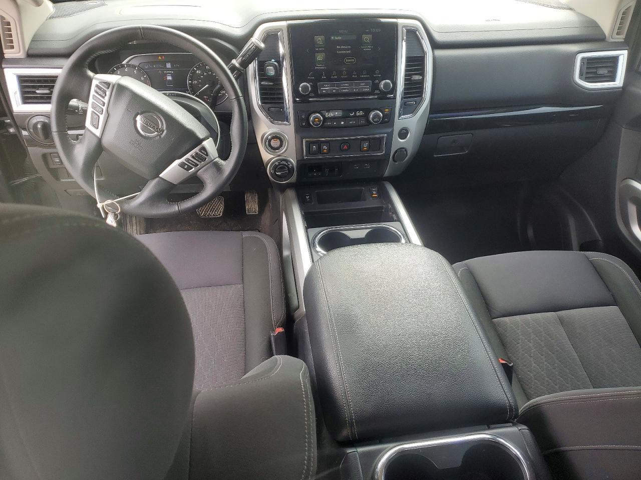 2021 Nissan Titan SV