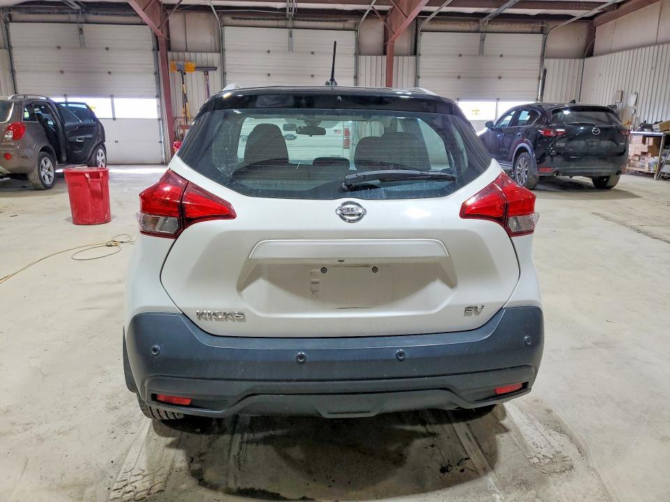 2020 Nissan Kicks sv