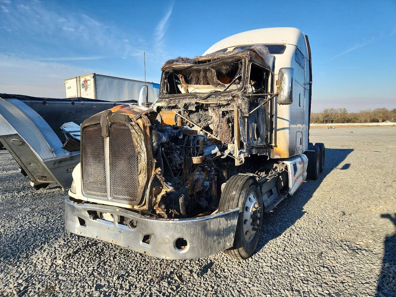 2013 Kenworth T660 Semi Truck