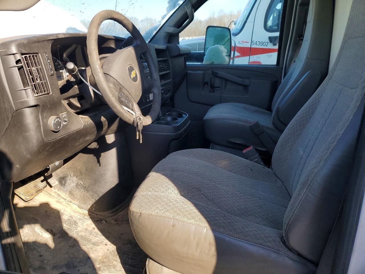 2018 Chevrolet Express BOX Truck