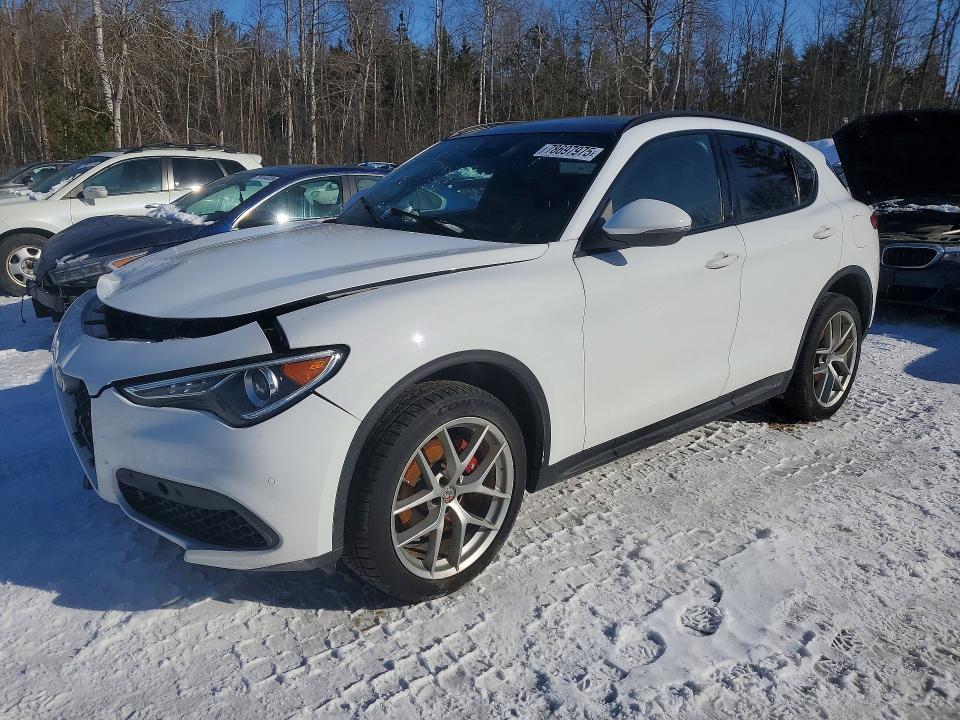 2018 Alfa Romeo Stelvio ti Sport