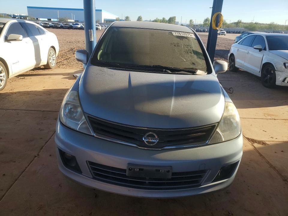 2011 Niss Versa s