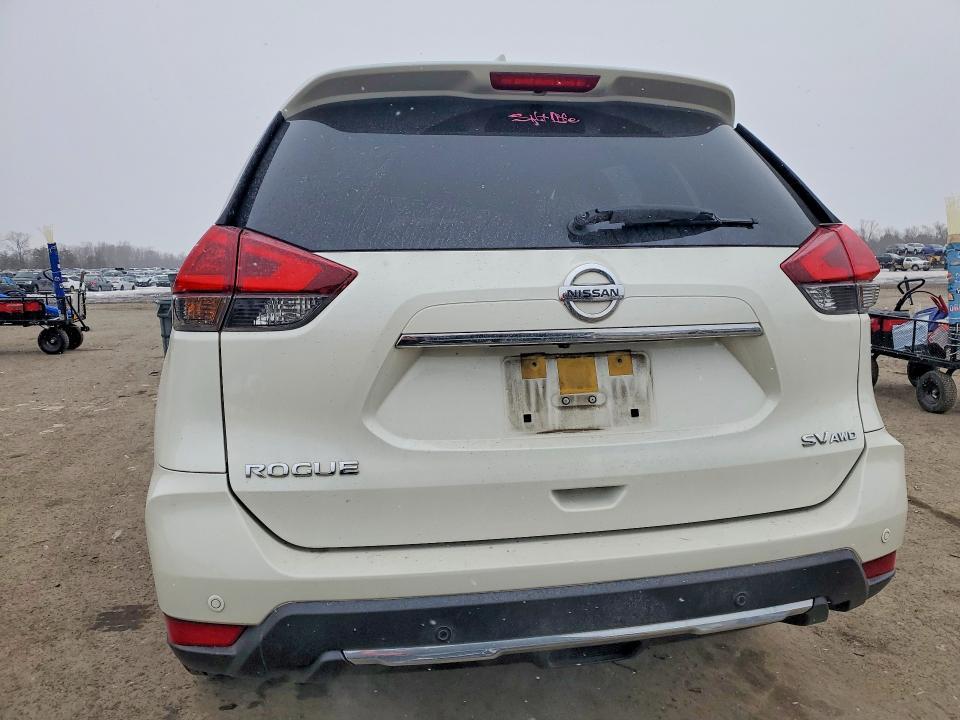 2020 Nissan Rogue sv